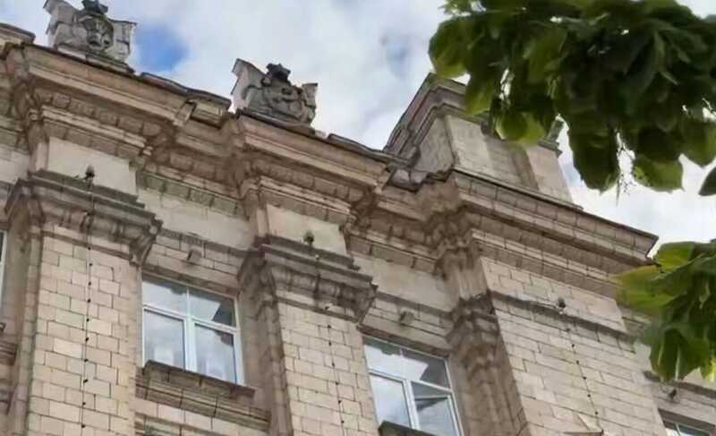 Беспилотный летательный аппарат нанёс удар по зданию правительства Белгородской области