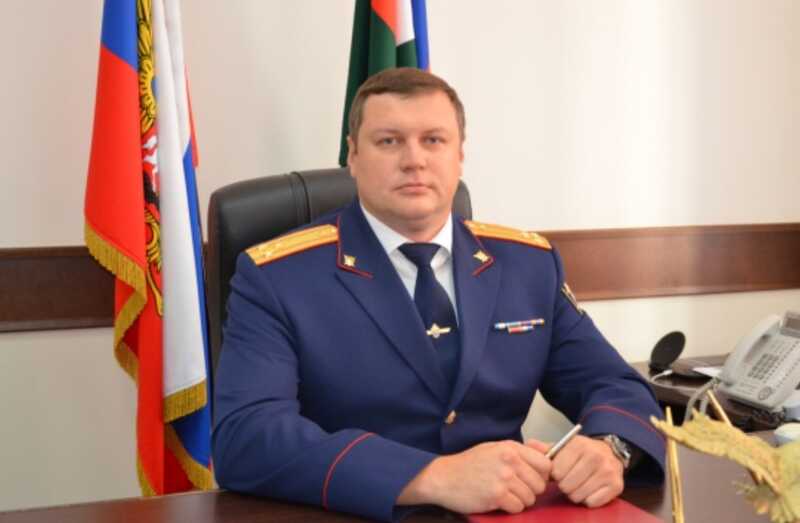 Руководитель Следственного комитета Дагестана Дмитрий Беляев не соблюдает правила дорожного движения
