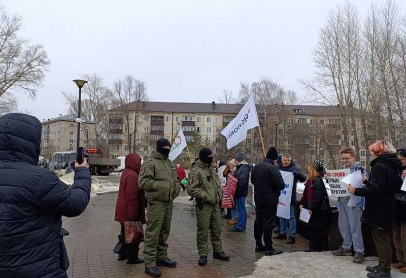 В Казани состоялся массовый пикет в поддержку свободы слова