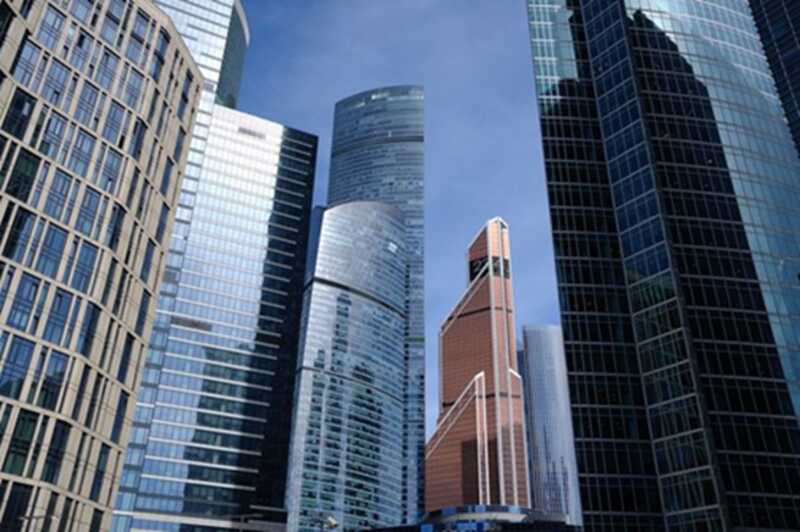 Курьера в «Москва-Сити» избили и отобрали у него 127 миллионов рублей
