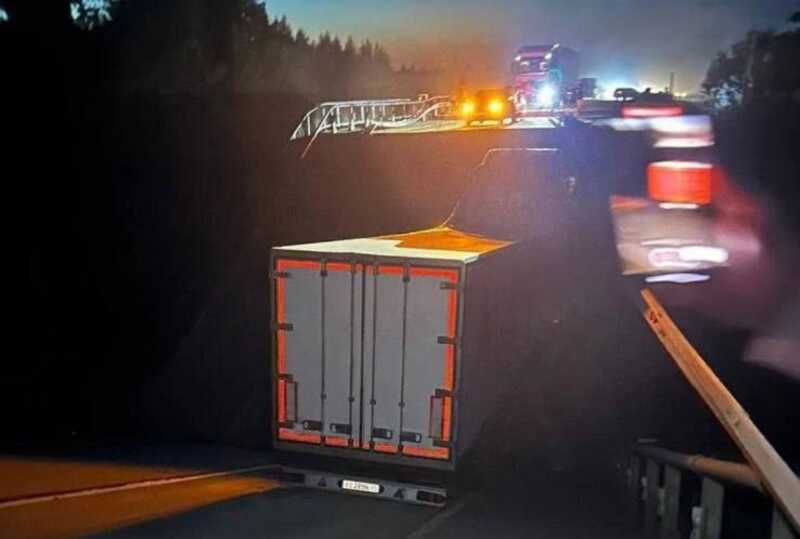 Локомотивная бригада погибла при обрушении моста в Брянской области