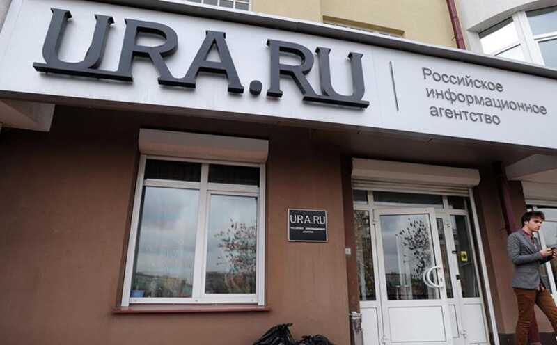 Издание Ura.ru сообщило о том, что в ходе обыска в офисе к главному редактору была применена физическая сила