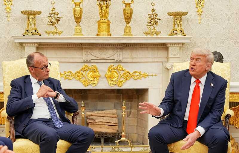 Фридрих Мерц передал Трампу документ о баварских корнях его деда
