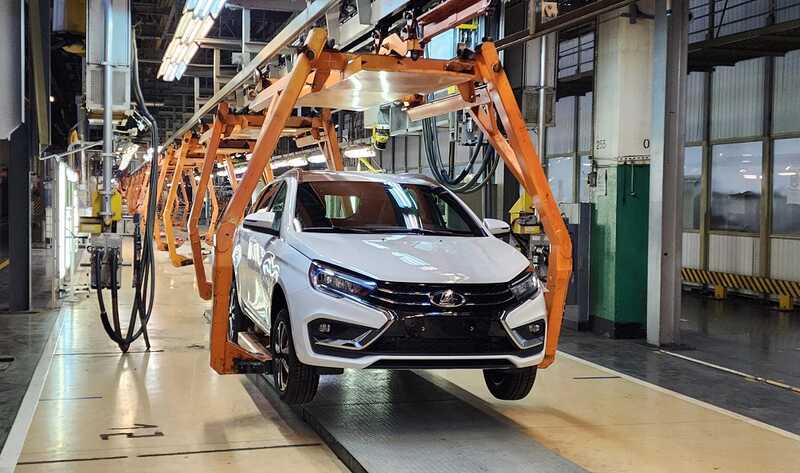 Lada ломается на ходу: у новых автомобилей массово выходят из строя системы управления