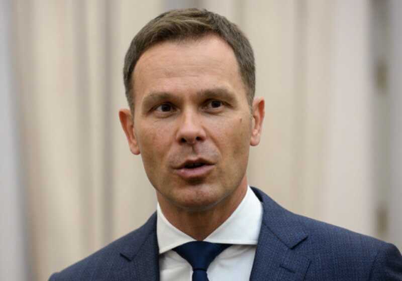 Как сербский министр Синиша Мали тратил на образование своих детей сумму, в пять раз превышающую его зарплату