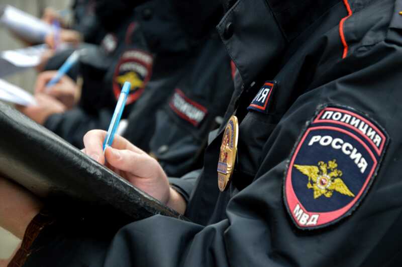 В Московской области полицейская преступная группа занималась подбрасыванием наркотиков и шантажом жертв