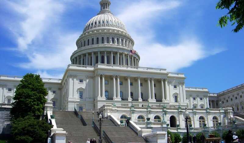 Сенат США отверг попытку сократить военные полномочия Трампа