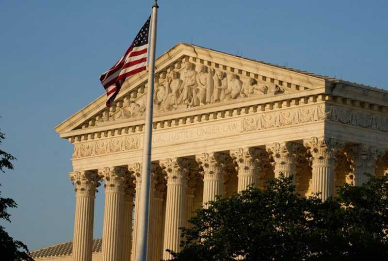 Верховный суд США запретил судьям оспаривать решения президента