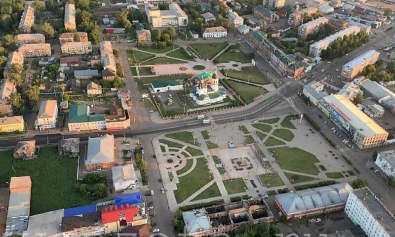 Фонтан в Канске "плавает", скверы закрыты: в Красноярском крае срываются проекты по благоустройству