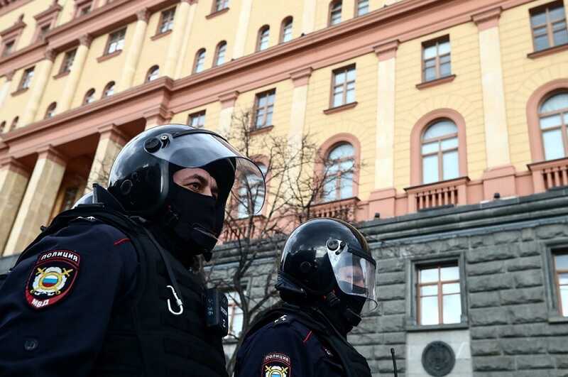 Силовые структуры осуществили обыски у журналистов и правозащитников в ряде регионов России