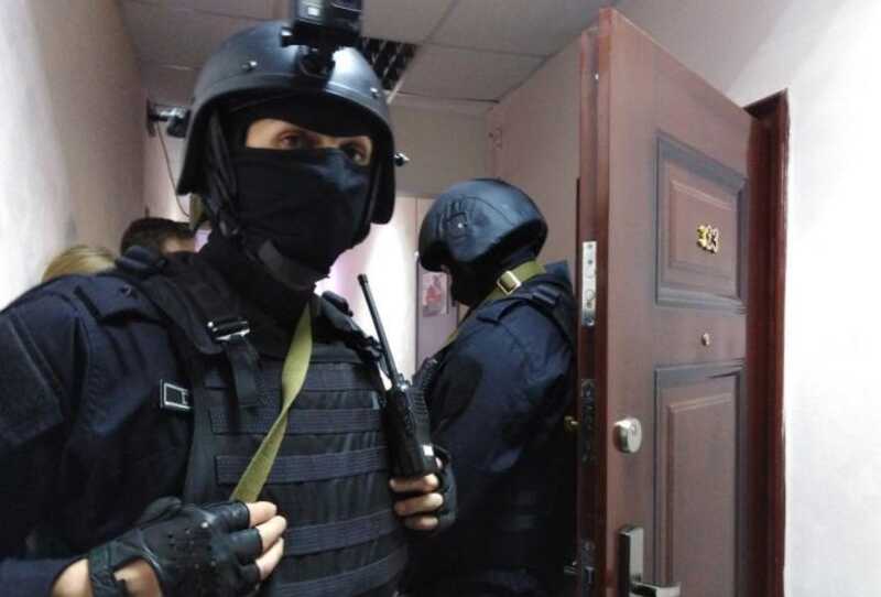 Сотрудники правоохранительных органов провели обыски в офисе «РСК Ренессанс» в Петербурге по делу Владимира Кехмана