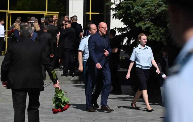 РИА Новости опровергли информацию о том, что президент направил венок на церемонию прощания со Старовойтом
