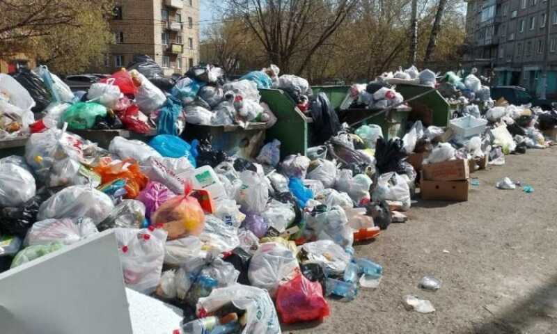 Мусорная ситуация в Красноярске: тарифы повышаются, вывоз останавливается, чиновники уклоняются от ответственности