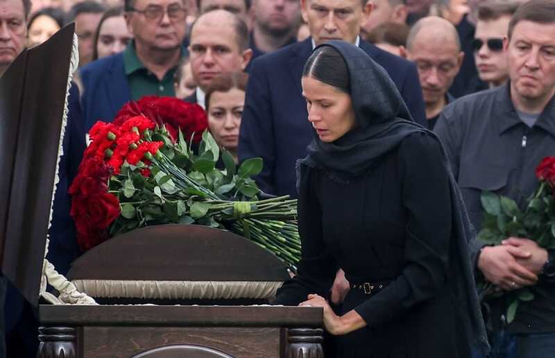 Романа Старовойта похоронили в Петербурге: губернаторы Санкт-Петербурга и Ленобласти пришли проститься