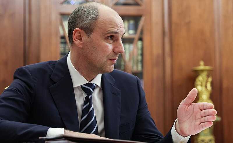 Временно исполняющий обязанности губернатора Свердловской области Денис Паслер предложил решать финансовые проблемы через рождение детей