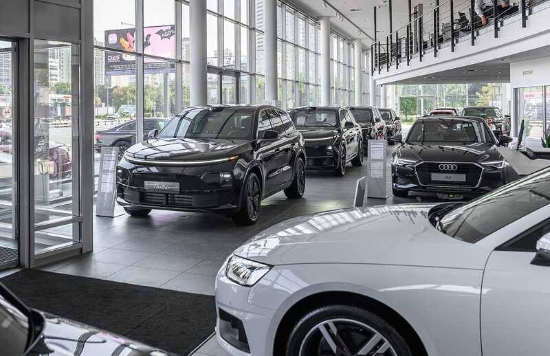 В Германии утилизируют под пресс сотни неиспользованных автомобилей Audi