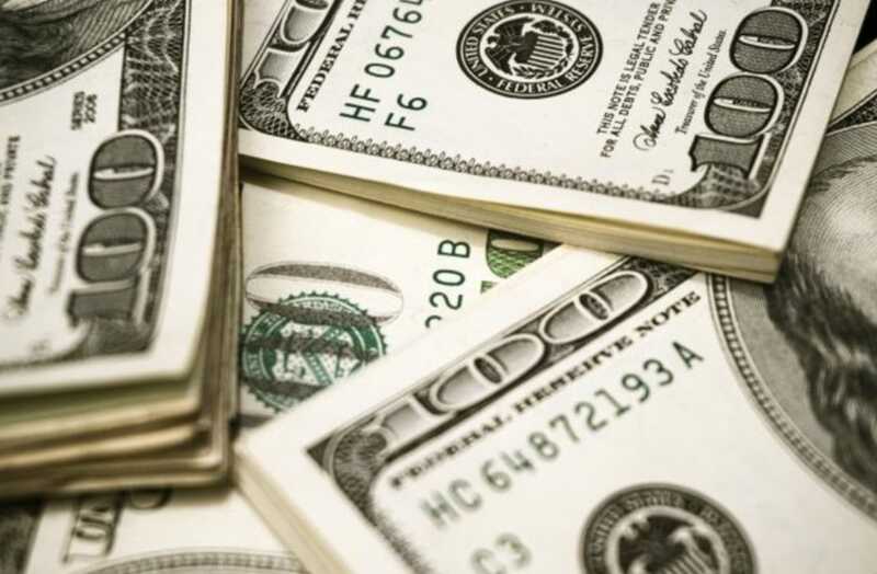 Доллар утрачивает доверие: МВФ отмечает вывоз капитала из США