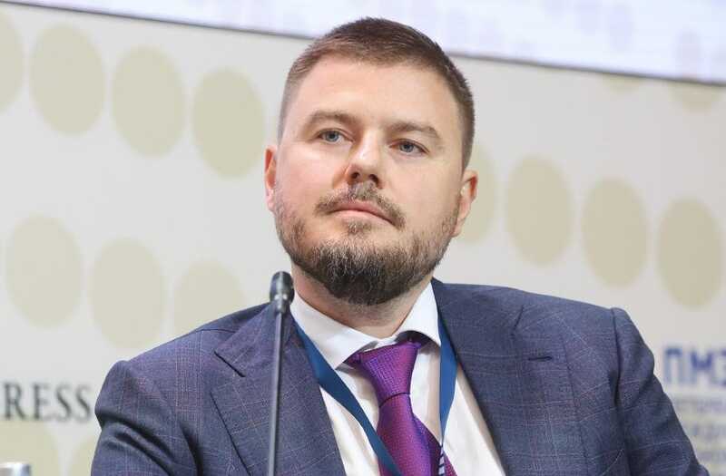 Как руководитель Нацпроектстроя Алексей Крапивин причастен к перераспределению бюджетных контрактов