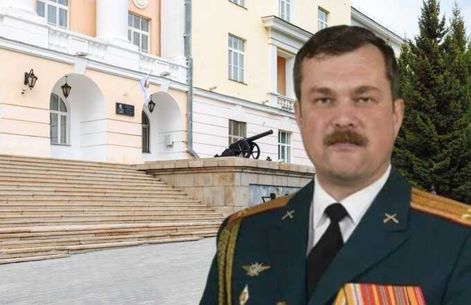 Скандал в Екатеринбургском военном училище: Владимир Щекотов задержан по подозрению в связи с подростком