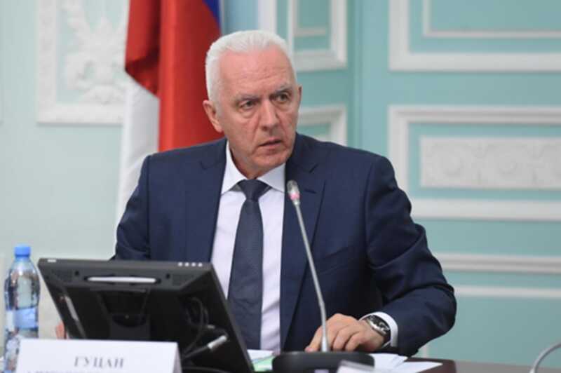 Полпред в СЗФО Александр Гуцан имеет возможность занять должность генерального прокурора России